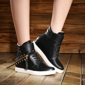 15267 black standing
