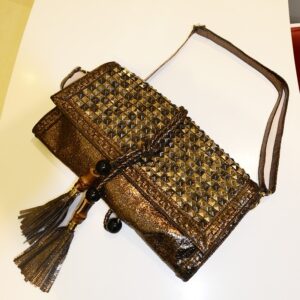 5002 gold women outfit ideas 2026