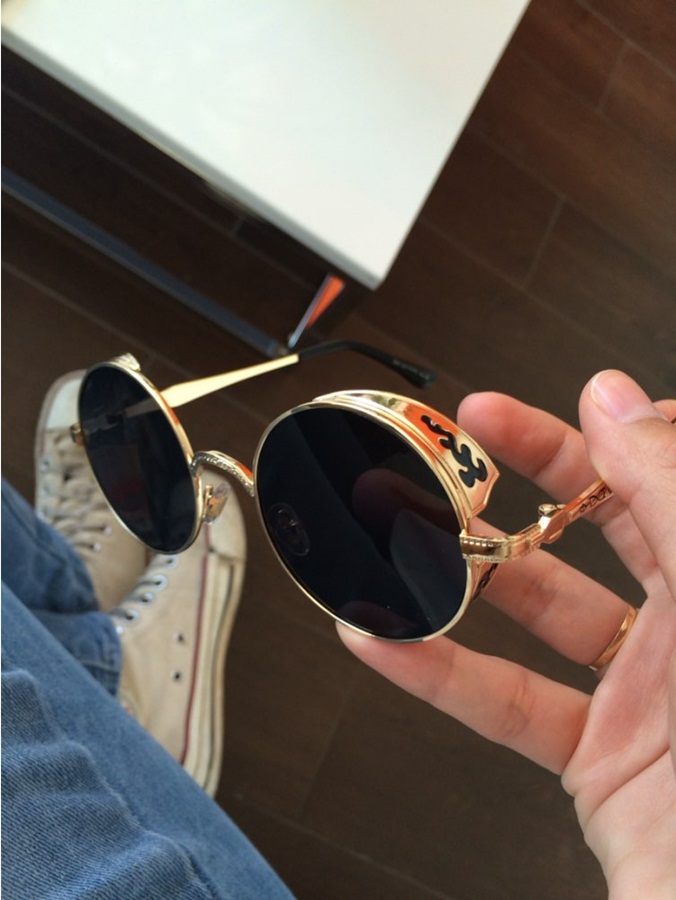 2026 Luxury Accessories Trends: Must-Have Women's Watches, Retro Sunglasses, Crystal Rings & Stylish Hats 66 5554 black gold real women casuel outfits ideas 2026