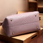 Crocodile-Patterned Zipper Shoulder Bag